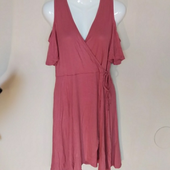 Off the shoulder tie front wrap dress - Picture 3 of 8